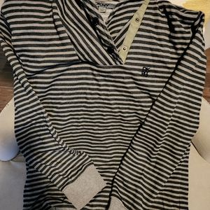 Boys size L. DKNY mock button neck sweatshirt. Adorable! 🔥